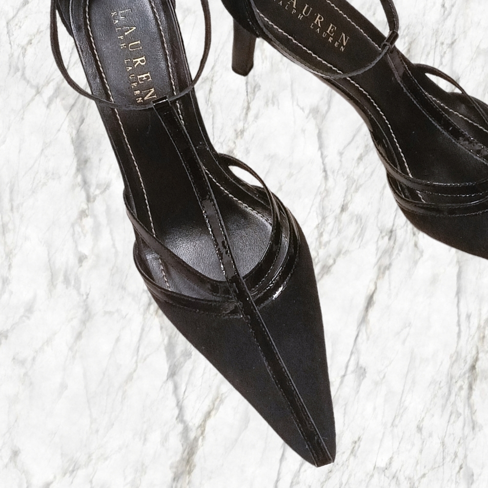 Ralph Lauren pumps . Sleek Black and Elegant